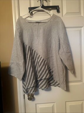 Habitat Striped Linen-Blend Peplum Tunic in Light Gray and Charcoal
